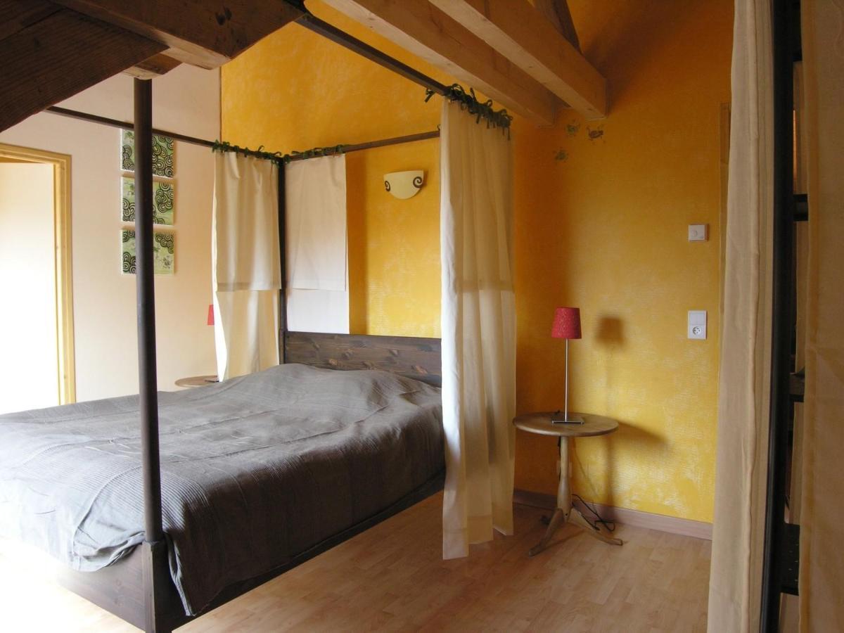 Le Moulin Des Oyes Bed and Breakfast Censeau Εξωτερικό φωτογραφία
